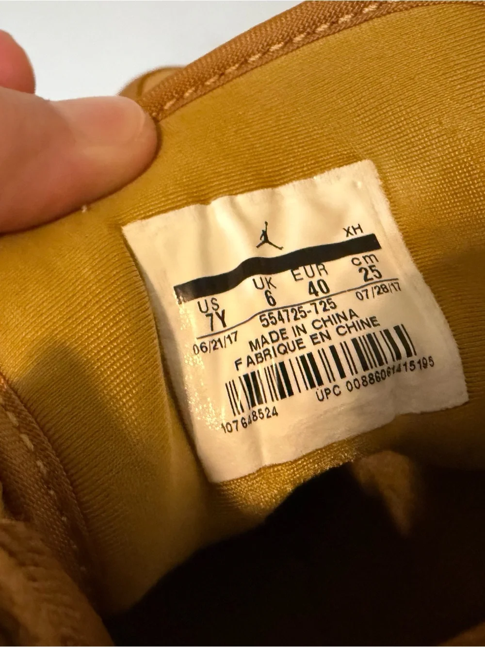 Jordan 1 Mid Wheat
